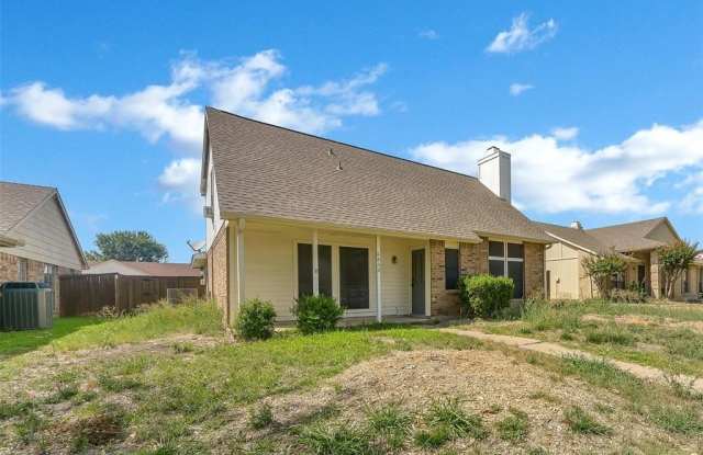 6832 Younger Drive - 6832 Younger Drive, The Colony, TX 75056