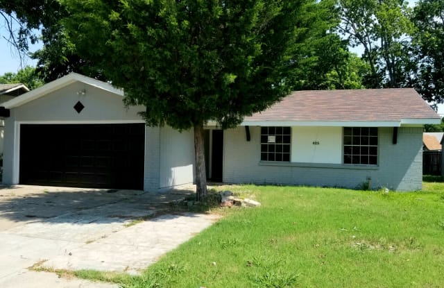 425 Price Drive - 425 Price Drive, Lewisville, TX 75067