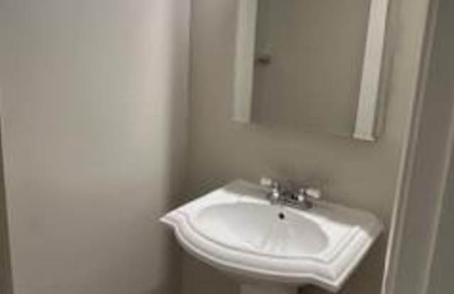 3113 CHERRY Road NE unit: 33 Gallery 4