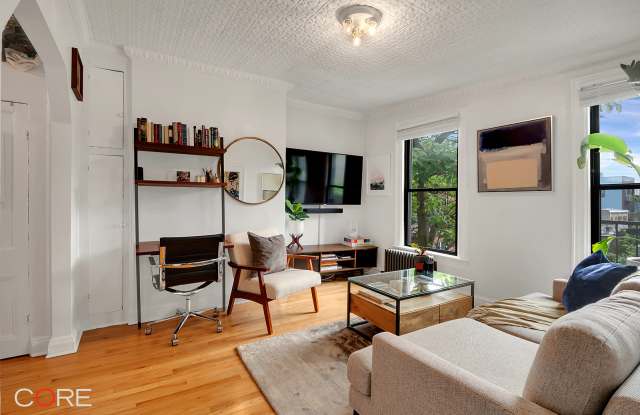 285 Bedford Avenue Gallery 2