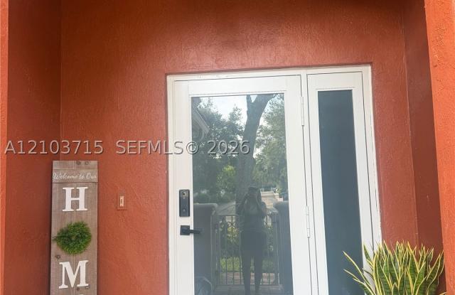 3555 SW 49th Ct Gallery 2