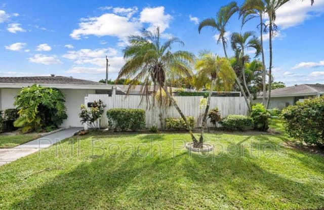 93 East Ct - 93 East Court, Royal Palm Beach, FL 33411