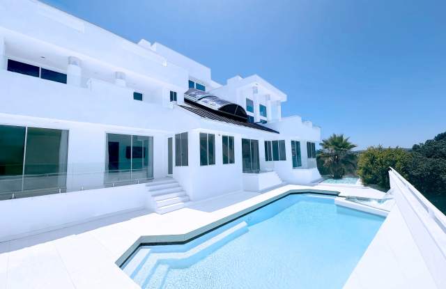 13200 Mulholland Drive photos photos