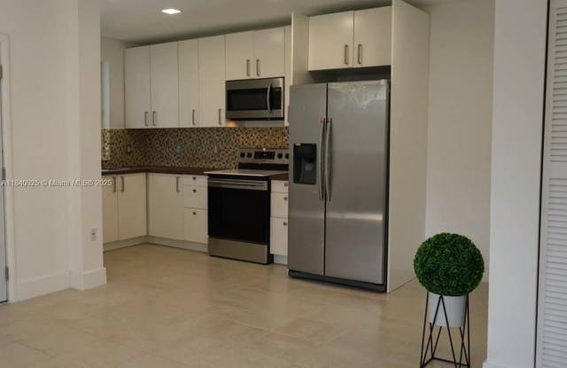 1456 NE 147 St photos photos