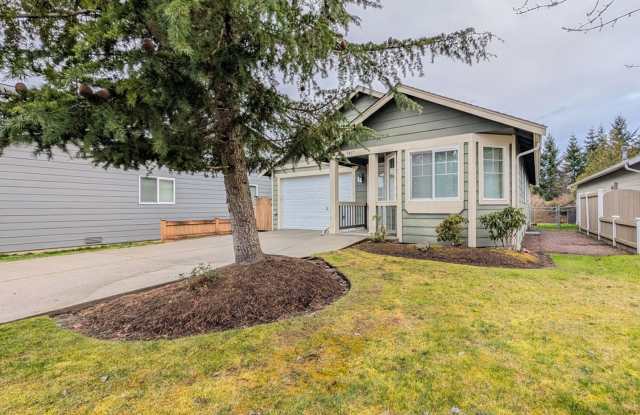 Charming 2 bedroom, 1.5 bath with fully fenced backyard and garage! photos photos