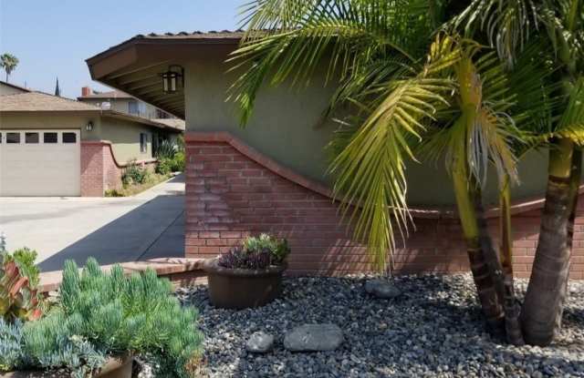 14445 Palmrose Avenue photos photos