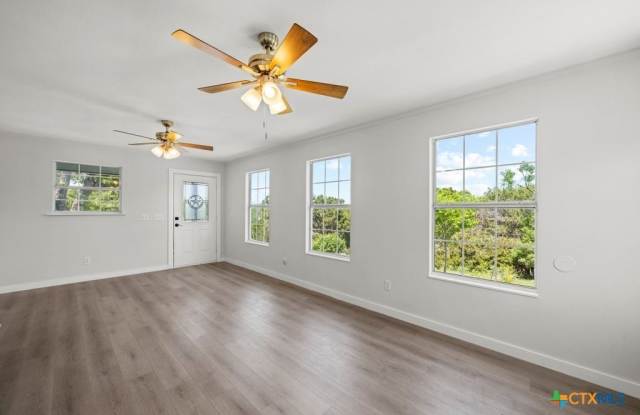 1219 E Lakeside Drive Gallery 4