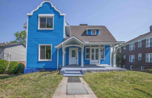 117 East Glenwood Avenue - 2 photos photos