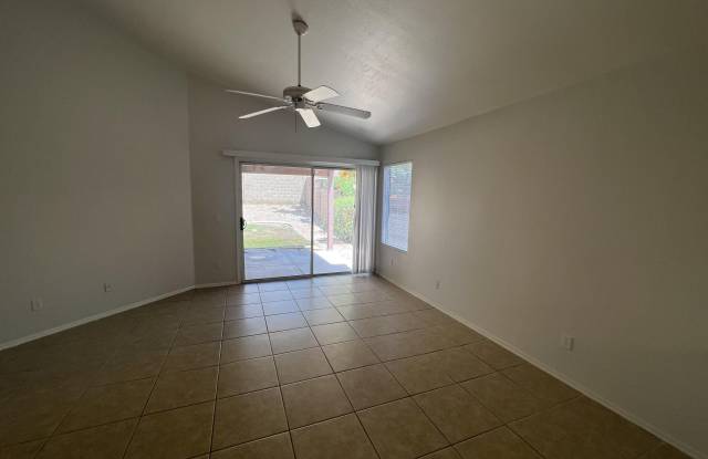 2120 E ROSEMONTE Drive Gallery 4
