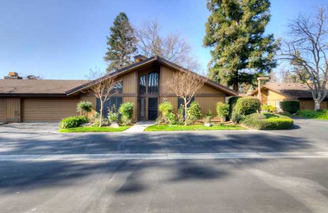 6260 N. Palm Ave Unit 105 photos photos