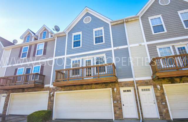 Pleasant Hill Townhome with 2-Car Garage, Walk-In Closets & Deck photos photos