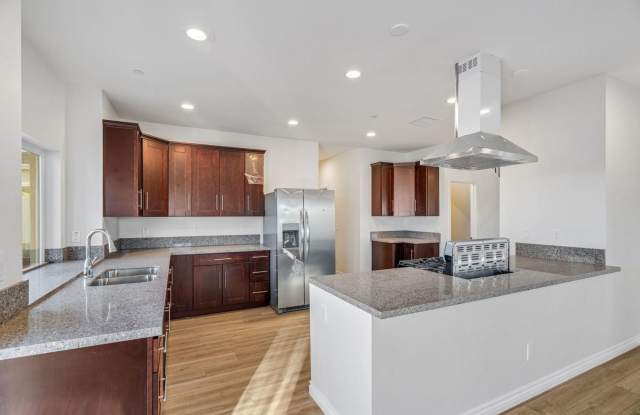 5 Bedroom house with view Gallery 3