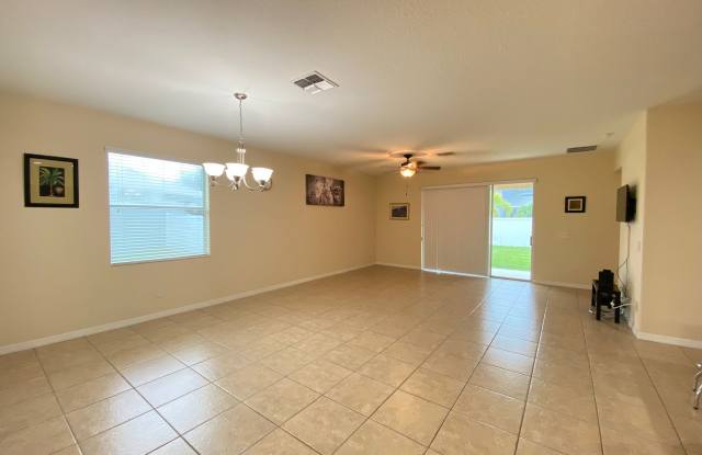 2555 Carrickton Cir Gallery 2