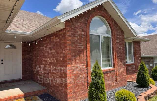 3945 W Cardinal St - 3945 West Cardinal Street, Greene County, MO 65810