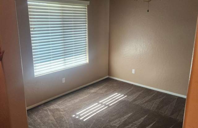Beautiful Home for rent in Tulare, Ca Gallery 3