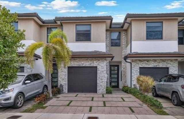 15806 NW 91st Ct photos photos