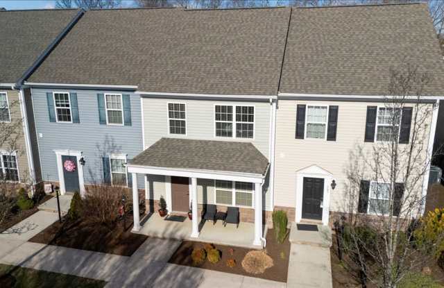 Charming Townhouse in Christiansburg Gallery 1