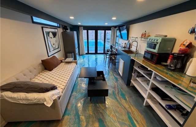 4025 VENDOME Place Gallery 3