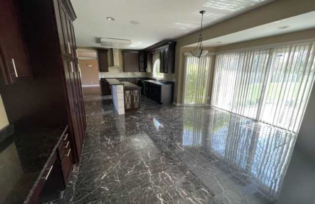 38750 Lochmoor Drive Gallery 4