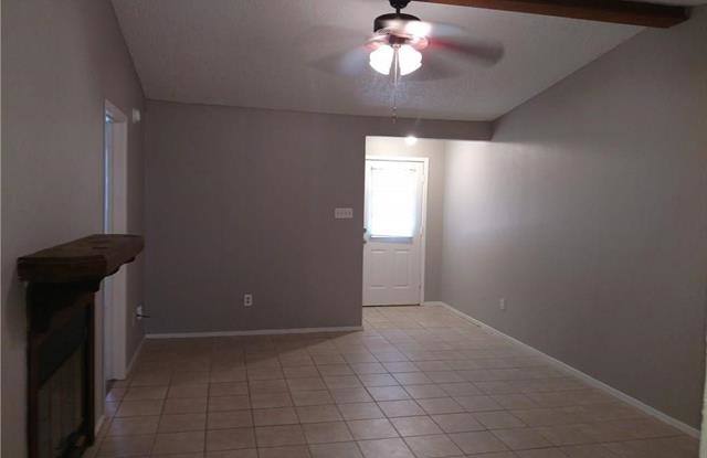 4915 Maryanna Way Gallery 2