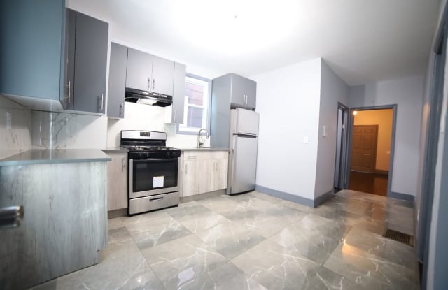 148 WOODLAWN AVE - 148 Woodlawn Ave, Jersey City, NJ 07305