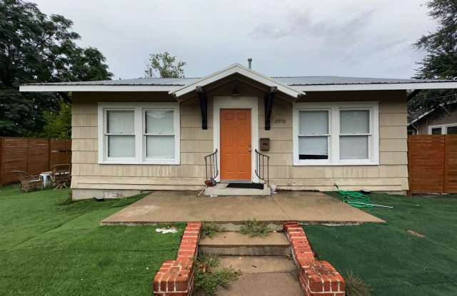 UT PRE-LEASE: 5 bed / 3 bath Remodeled West Campus House, Walk to UT, entertainment, restaurants, and more. photos photos