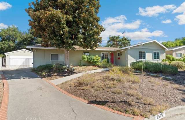 2508 Canyada Avenue photos photos