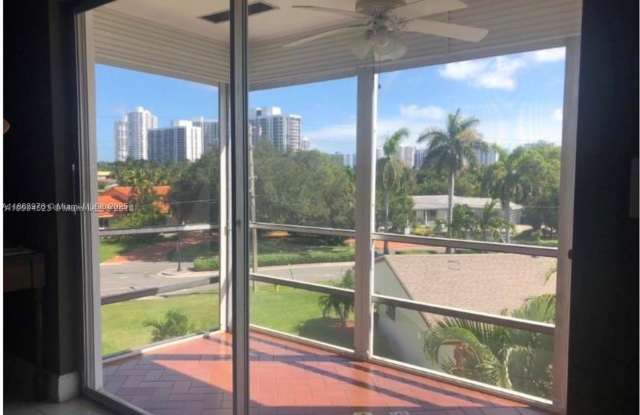 700 Layne Blvd - 700 Layne Boulevard, Hallandale Beach, FL 33009 700 Layne Blvd - 700 Layne Boulevard, Hallandale Beach, FL 33009