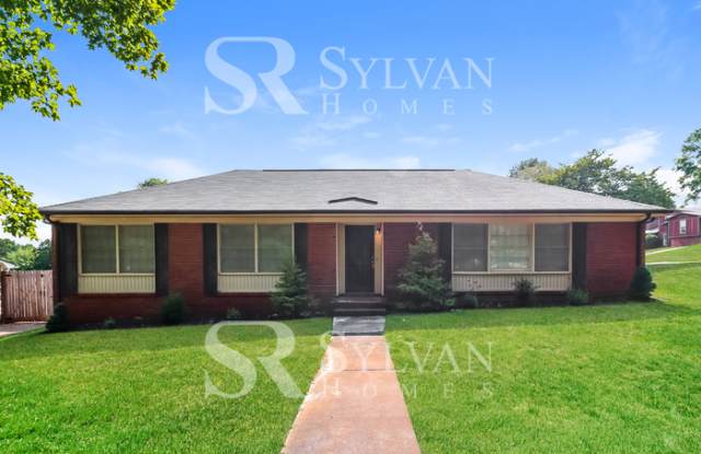 633 Colonial Drive Gallery 2