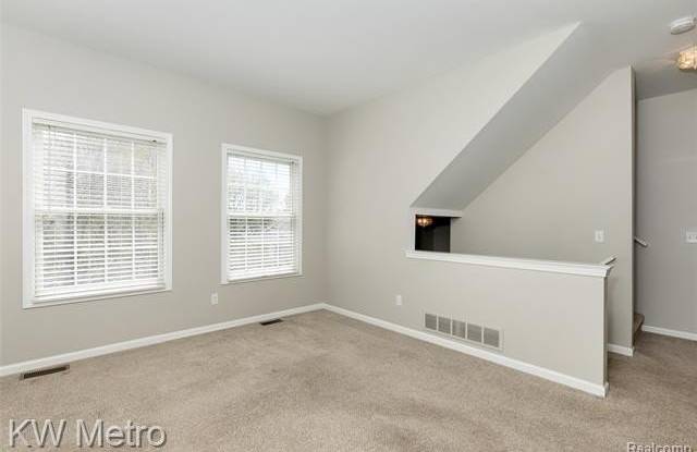 788 EAGLE Drive Gallery 4