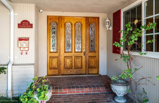 2715 Pinelawn Drive Gallery 3
