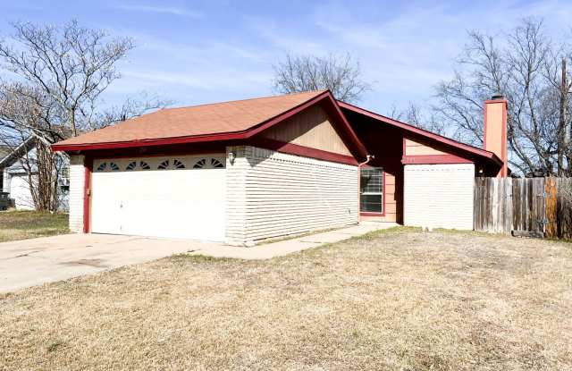 Available NOW!!!! This charming 1 story, 3 bedroom, 2 bath house could be your next home! Beautiful tile flooring in the family room, hall, kitchen, laundry, dining and bathrooms with carpet flooring in the minor bedrooms. Large master bedroom suite with photos photos