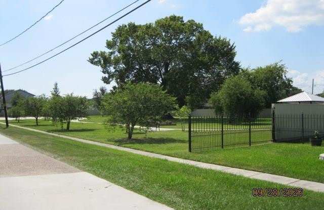 538 VICTORY Drive Gallery 2