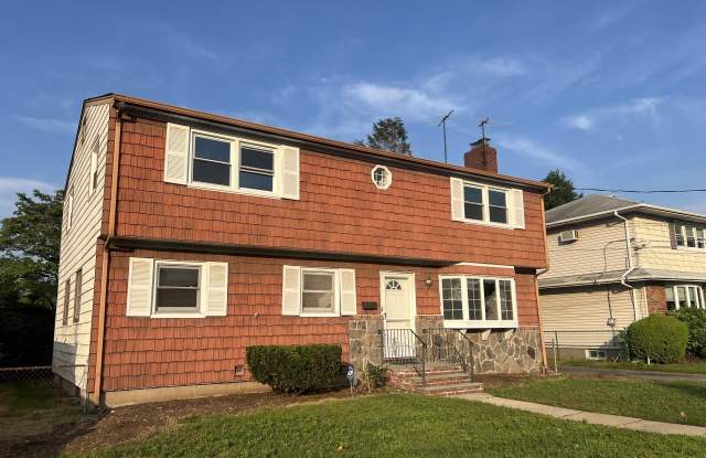 5 Brighton Place - 5 Brighton Place, Hicksville, NY 11801 5 Brighton Place - 5 Brighton Place, Hicksville, NY 11801