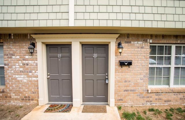 20 Villa Court SE - 20 Villa Ct SE, Smyrna, GA 30080