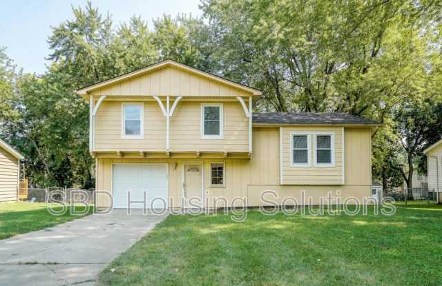 107 SE Brentwood Dr photos photos