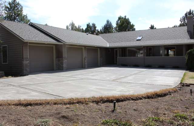 Stunning Awbrey Butte home on .78 acre lot photos photos