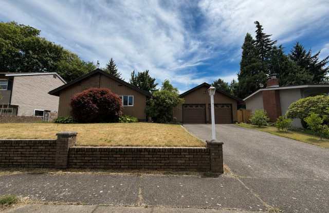 Bright & Beautiful 3-Bedroom Beaverton Home with A/C, Washer & Dryer, and Tons of Storage! photos photos