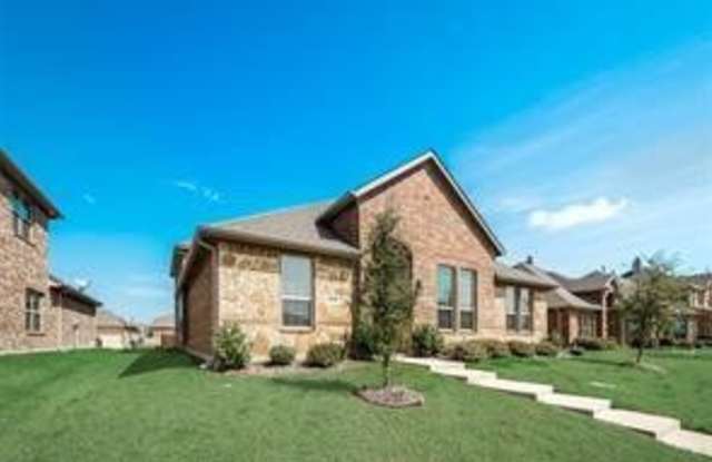 1036 Shady Lane Drive Gallery 3
