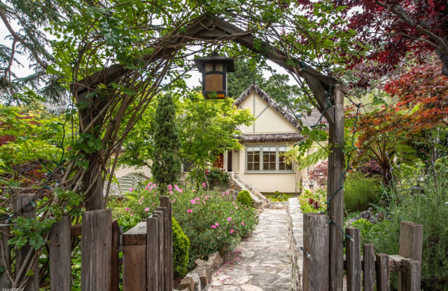 3770 Stone's Throw - 2505 2nd Avenue, Monterey County, CA 93923