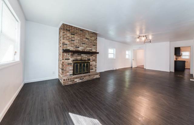 AVAILABLE August 2024 - Beautiful 4 Bedroom, 2 Bath Home w/ Easy Access to Pittsburgh! - 26 Millbridge Street, Pittsburgh, PA 15210
