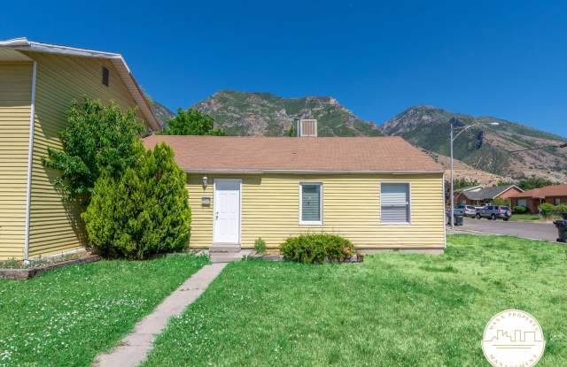 Up to $1,000 off | Beautiful 3 Bed 1 Bath Duplex in Provo! Convenient Location! Limited time offer! - 160 900 East, Provo, UT 84606