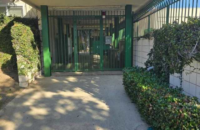 Welcome to this light and bright 2 bedroom + 1 bathroom + den photos photos
