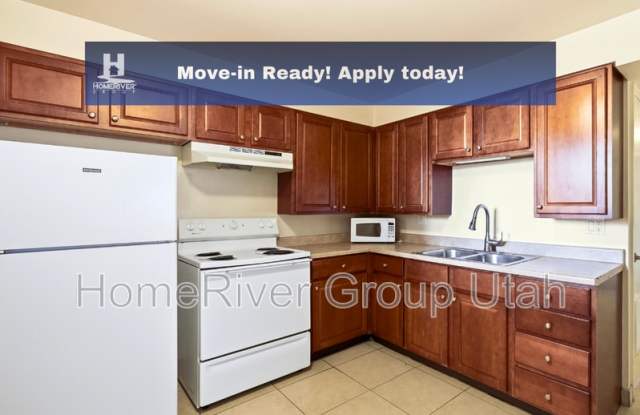 1049 E Crandall Ave photos photos