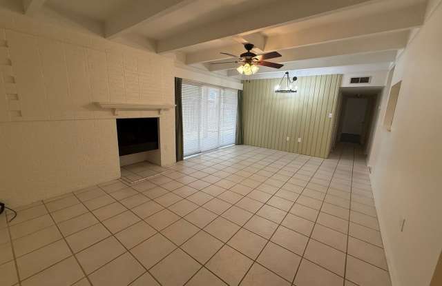 Don't miss this awesome 2BR condo in the heart of Lafayette! Gallery 4