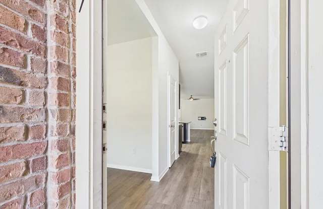 Spacious one-level home in Glenwood! Gallery 4