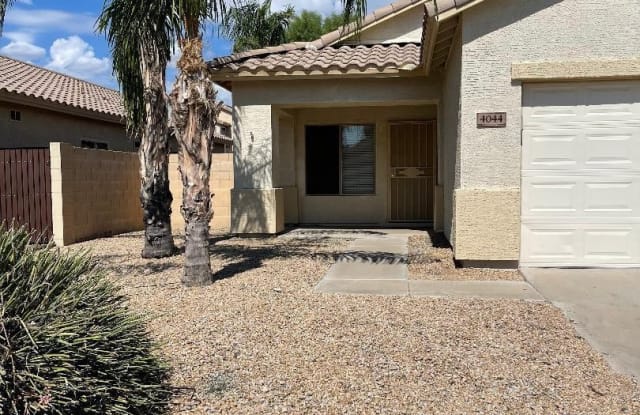 4044 W HACKAMORE Drive - 4044 West Hackamore Drive, Phoenix, AZ 85083