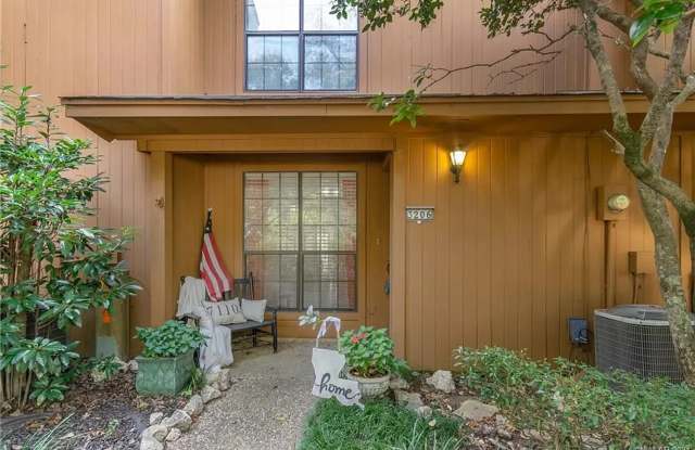 Beautiful Townhouse in Gated Community - 3206 Eastwood Drive, Shreveport, LA 71105