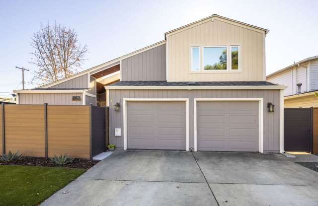 Beautifully Appointed 5 Bed, 4 Bath Executive Home photos photos