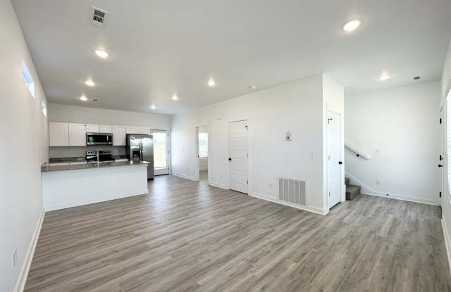 1070 Boardwalk Avenue Gallery 3